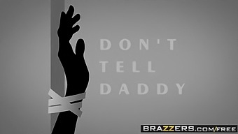 Eliza Jane과 Johnny Sins가 Brazzers에서 핫한 아빠의 여자 시나리오를 보여줍니다