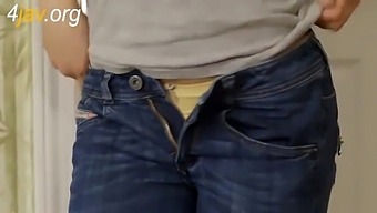 A Friendly Handjob And Blowjob From A Korean Girl In A Full Movie
