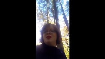 Håll Dig Borta Från Skogen Ensam: Puto Puta